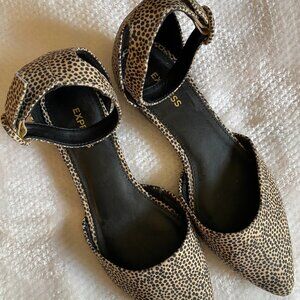EXPRESS Ankle Strap Pointed Toe Flats in Micro Cheetah Leopard Print Size 8